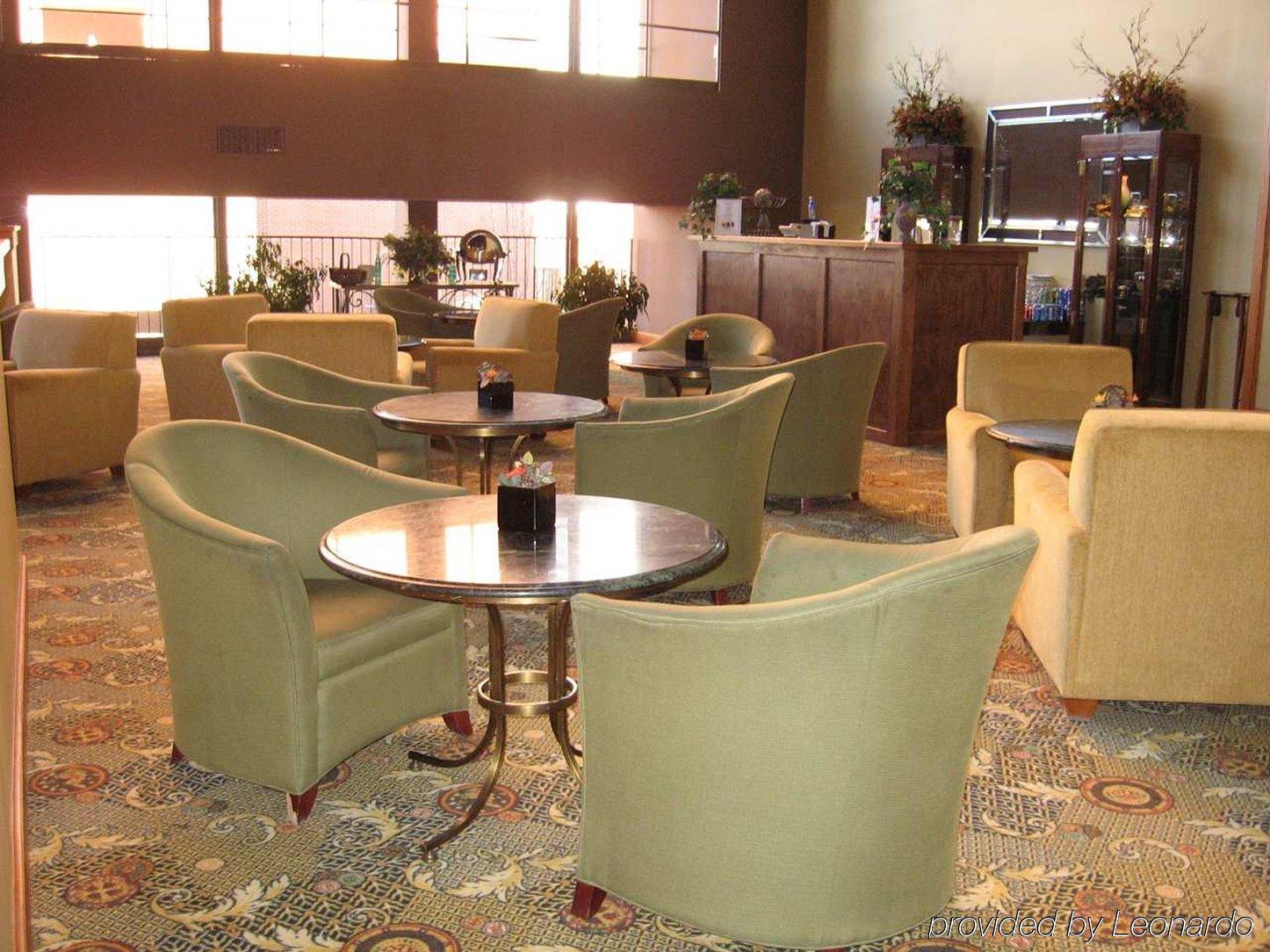 Embassy Suites Вінстон-Сейлем Ресторан фото